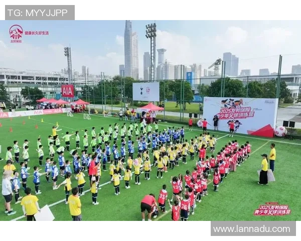 科学足球团队协作训练方法探索与实践提升球员综合素质与比赛表现 科学足球团队协作训练方法探索与实践提升球员综合素质与比赛表现