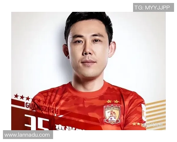 足球明星背后的故事与担当精神的传承与启示 足球明星背后的故事与担当精神的传承与启示